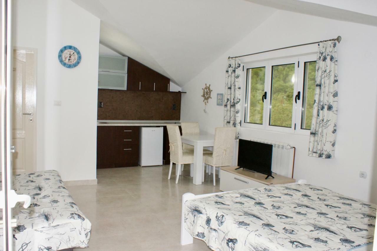 Studio Apartments Morinj Exterior photo